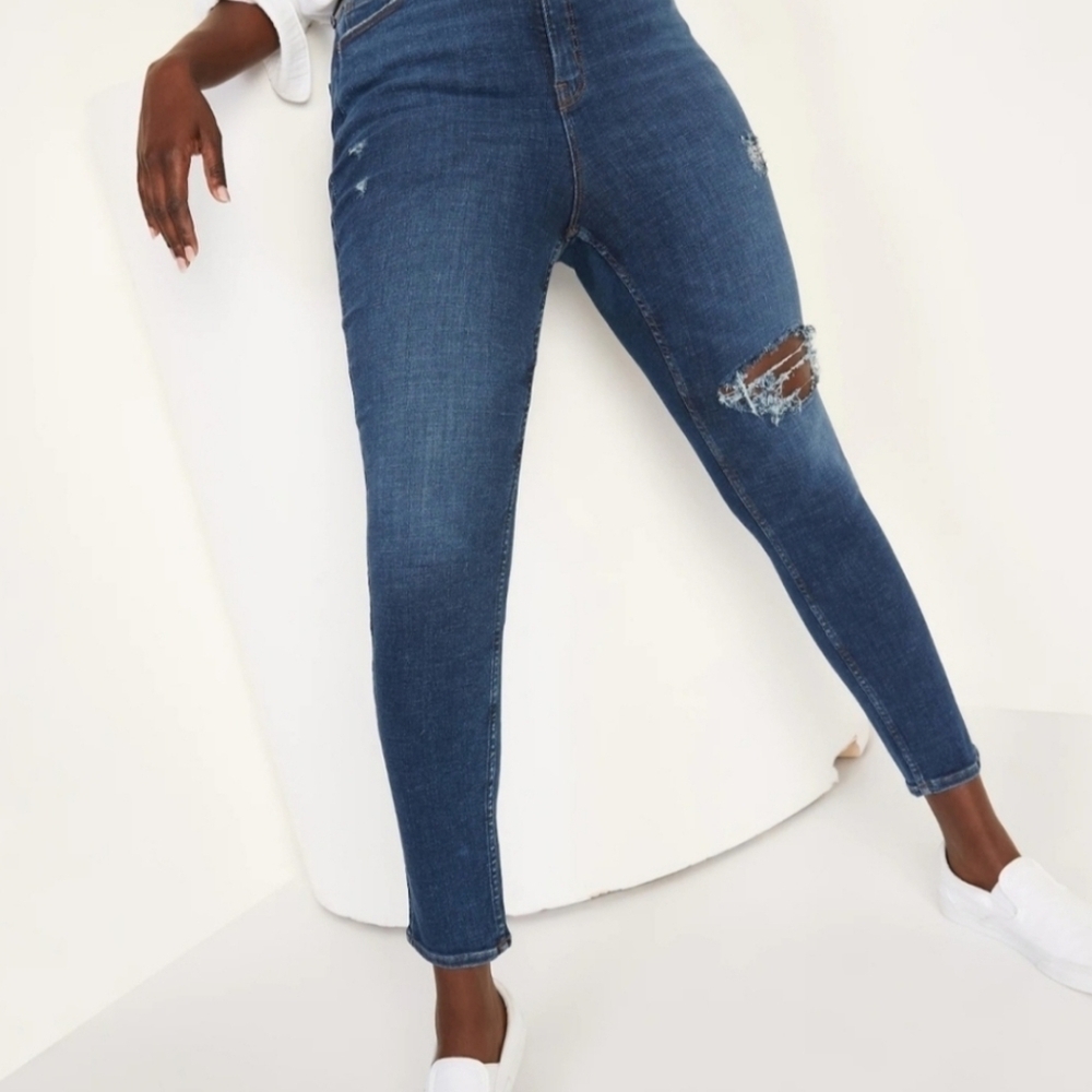 Old Navy Extra High Rise Rockstar Super Skinny 360 Stretch Jeans